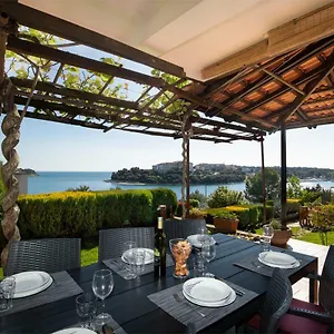 Irenne Sea View Pula